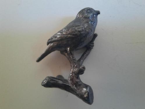 Metalen vogeltje op tak ornament, Verzamelen, Dierenverzamelingen, Zo goed als nieuw, Beeldje of Figuurtje, Vogel, Ophalen of Verzenden