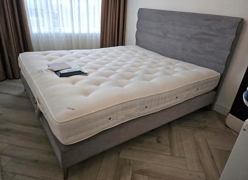 Vispring Lana boxspring 180x210 – Suède – Limited Edition, Huis en Inrichting, Slaapkamer | Boxsprings, Zo goed als nieuw, 180 cm