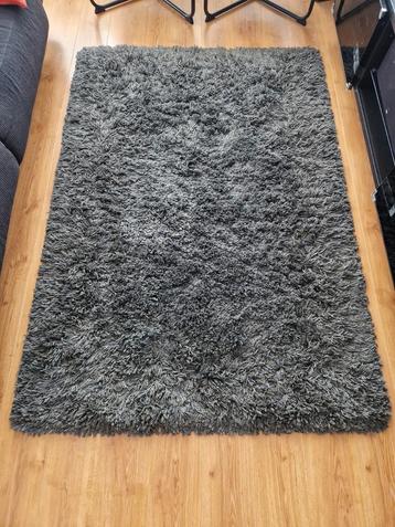 Hoogpolig tapijt antraciet kleur 140x200cm beschikbaar voor biedingen