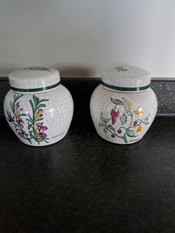 Oude apothekers potjes beschikbaar voor biedingen