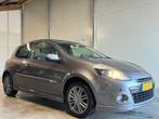 Renault Clio 1.6 GT | NL-AUTO! | NAVI! | CLIMA! | CRUISE!, Auto's, Renault, Voorwielaandrijving, Euro 5, Gebruikt, Zwart