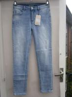 Nieuwe spijkerbroek KAROSTAR mt 38, Kleding | Dames, Spijkerbroeken en Jeans, KAROSTAR, Nieuw, W30 - W32 (confectie 38/40), Verzenden