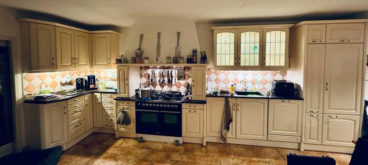 Grote landelijke keuken met Boretti fornuis, Huis en Inrichting, Keuken | Complete keukens, Gebruikt, Overige typen, Crème, Graniet of Steen