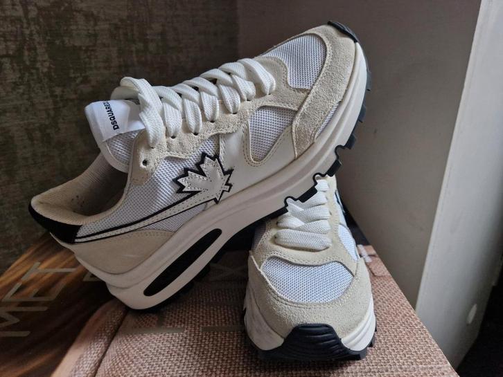 Dsquared2 sneakers maat 37, Kleding | Dames, Schoenen, Zo goed als nieuw, Sneakers of Gympen, Wit, Ophalen of Verzenden