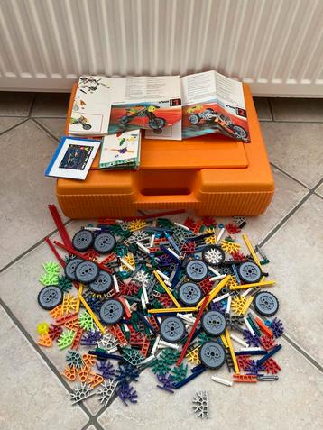 Knex set met koffer beschikbaar voor biedingen