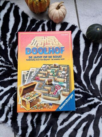 Doolhof - De jacht op de schat beschikbaar voor biedingen