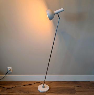 Hala Zeist vloerlamp - H.Th.J.A. Busquet beschikbaar voor biedingen