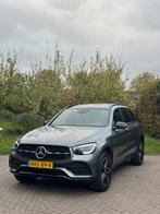 Mercedes-Benz GLC 300e 320pk 4MATIC PANO/BURMESTER/SFEER, Auto's, Mercedes-Benz, Automaat, Lichtsensor, 4 cilinders, 2000 kg