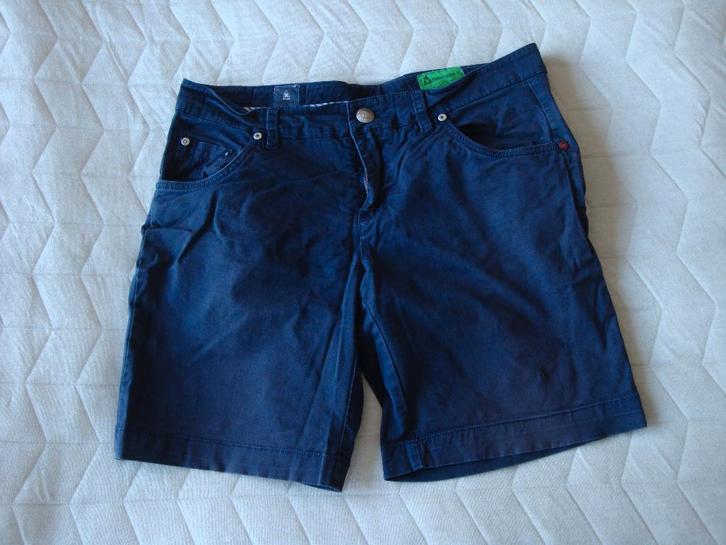 Donker blauwe korte GAASTRA broek. Maat L., Kleding | Dames, Broeken en Pantalons, Zo goed als nieuw, Maat 42/44 (L), Blauw, Kort