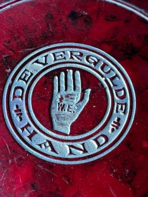 54) Antieke bakelieten scheerzeepdoos "De vergulde hand"., Antiek en Kunst, Curiosa en Brocante, Ophalen of Verzenden