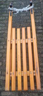 Authentieke houten slee merk Davos met metalen glijders, Ophalen, Zo goed als nieuw, Hout