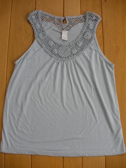 VILA top grijs met gehaakte bovenkant maat L, Kleding | Dames, Tops, Zo goed als nieuw, Maat 38/40 (M), Grijs, Zonder mouw, Ophalen of Verzenden