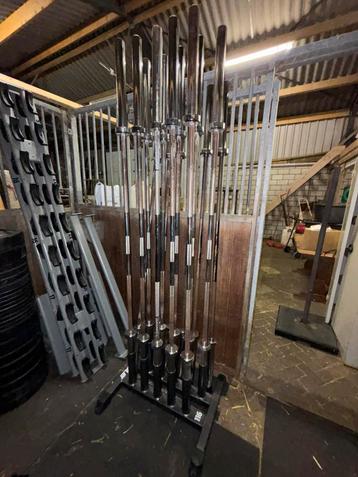 Olympische halterstangen (220cm/20kg en 200cm/15kg) beschikbaar voor biedingen