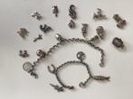 2 zilveren bedelarmbandjes en 13 losse bedeltjes, Ophalen of Verzenden, Gebruikt, Zilver, Zilver