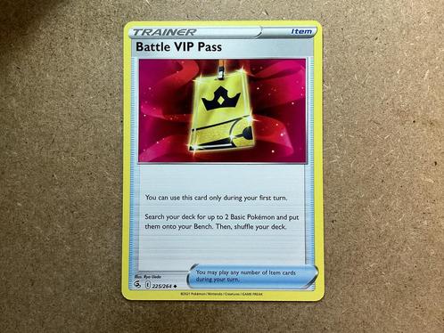 1x Battle VIP Pass [FST 225/264] (Excellent), Hobby en Vrije tijd, Verzamelkaartspellen | Pokémon, Zo goed als nieuw, Losse kaart