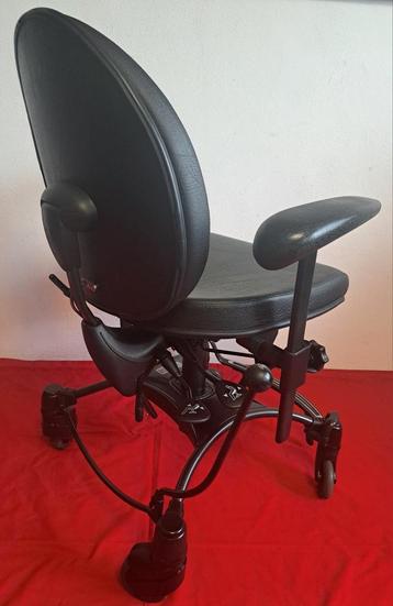 Vela Tango 200 Trippelstoel Rugleuning instelbaar Armleuning beschikbaar voor biedingen