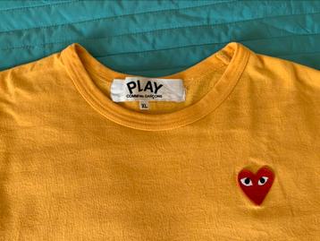 Oker geel Comme des Garcons t shirt, maat L beschikbaar voor biedingen