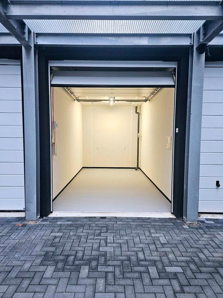 Garagebox/opslagruimte te huur in Breda €280 netto p.m., Auto diversen, Autostallingen en Garages