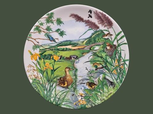 Wedgwood wandbord Meandering Stream jaren 80 collectors item, Antiek en Kunst, Antiek | Wandborden en Tegels, Ophalen of Verzenden