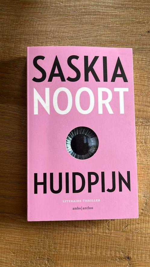 Saskia Noort - Huidpijn, Boeken, Thrillers, Zo goed als nieuw, Nederland, Ophalen of Verzenden