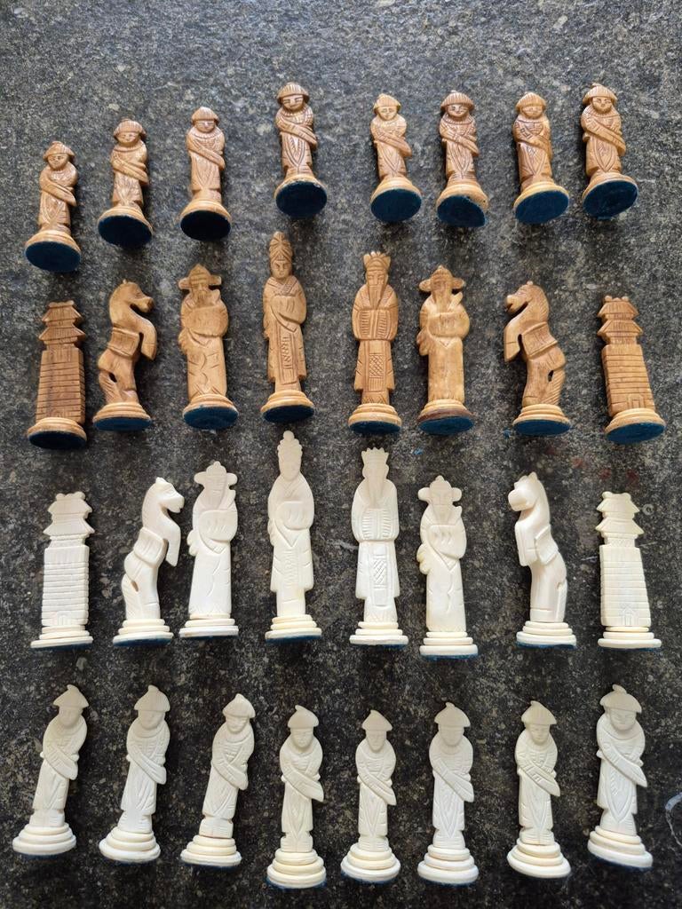 Vintage schaakspel handgesneden ox bone - GEEN IVOOR -, Antiek en Kunst, Kunst | Niet-Westerse kunst, Ophalen