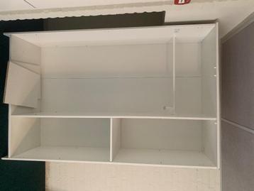 Witte IKEA kledingkast