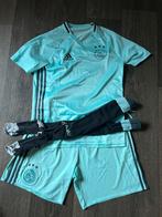Ajax trainingsteneu shirt M broek L, Sport en Fitness, Voetbal, Set, Ophalen of Verzenden, Zo goed als nieuw, Maat L