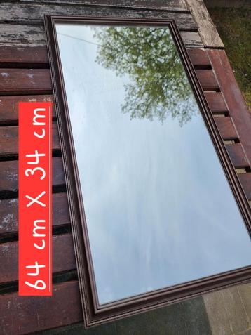 Mooie Rechthoekige Spiegel beschikbaar voor biedingen