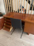 Antiek Bureau uit 1970., Ophalen of Verzenden, Zo goed als nieuw