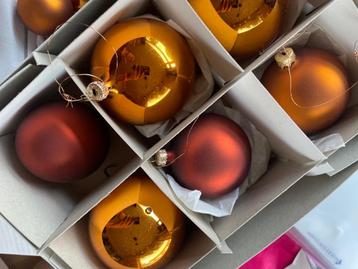 Kerstballen  beschikbaar voor biedingen
