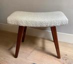 Voetenbankje, krukje de Ploeg stof Serra 00 offwhite, Hout, Minder dan 50 cm, Minder dan 50 cm, Ophalen of Verzenden