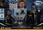 Hot Toys Batman Returns Batman & Bruce Wayne 1/6, Ophalen of Verzenden, Zo goed als nieuw