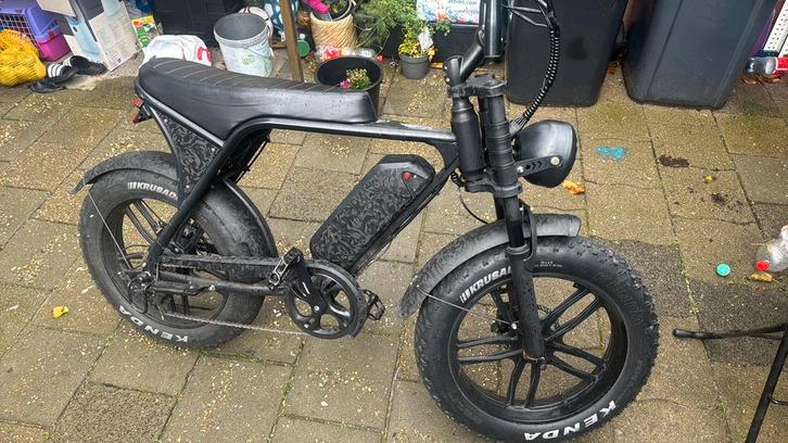 Fatbike V8 4.0 2025 met garantie bewijs, Fietsen en Brommers, Elektrische fietsen, Zo goed als nieuw, Overige merken, 59 cm of meer