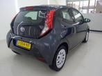 Toyota Aygo 1.0 VVT-i x-play, Voorwielaandrijving, Gebruikt, Euro 6, 4 stoelen