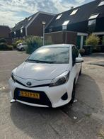 Toyota Yaris 1.5 Full Hybrid CVT 5DR 2013 Wit, Auto's, Toyota, Euro 5, 74 pk, Zwart, 0 kg
