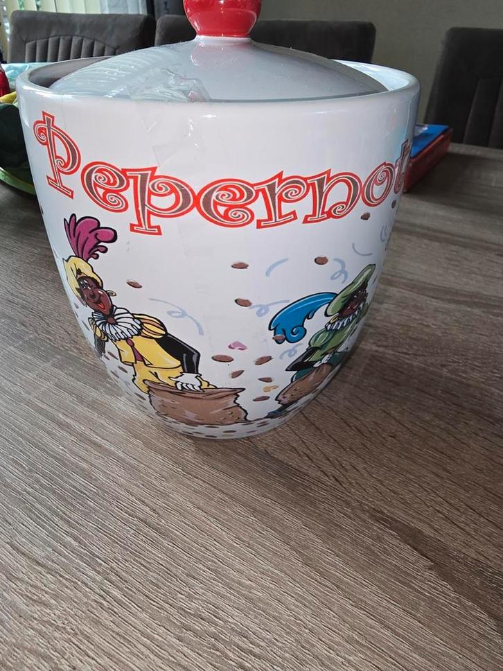 Pepernotenpot met Zwarte Pieten, Diversen, Sinterklaas, Zo goed als nieuw, Ophalen of Verzenden