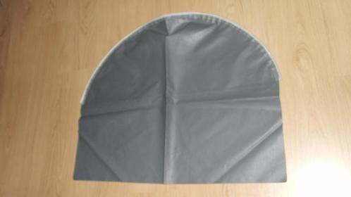 Gebogen wielflap - Veiligheidsbox – Lamp – Afsluiters, Caravans en Kamperen, Caravan accessoires, Gebruikt, Ophalen of Verzenden