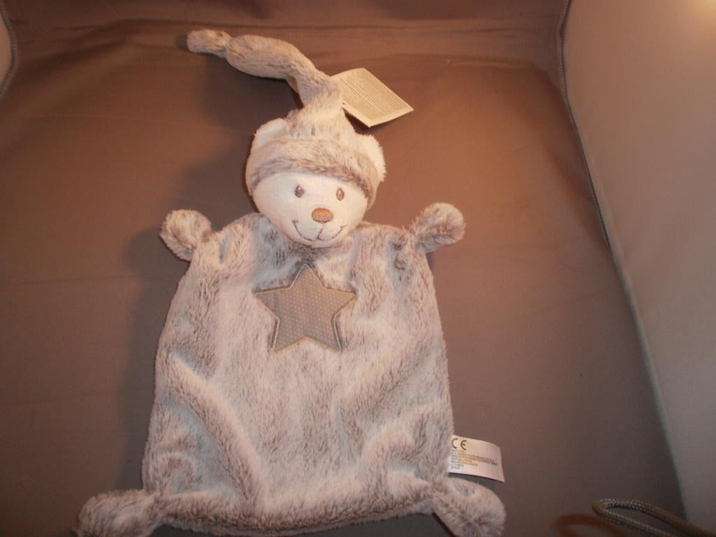 Nicotoy Simba beer grijs met ster op buik gestipt 24 cm, Kinderen en Baby's, Speelgoed | Knuffels en Pluche, Ophalen of Verzenden