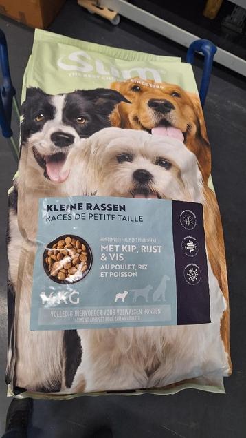 10 zakken van 14 kilo SLIM hondenvoer honden brokken beschikbaar voor biedingen