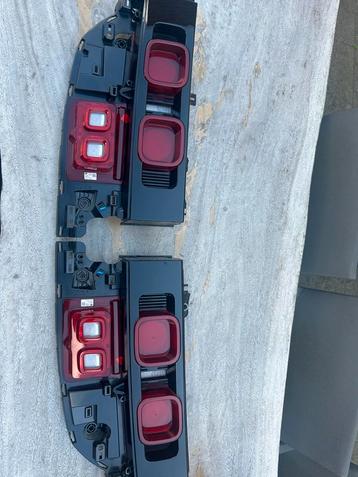 Originele Land Rover Defender Achterlichten beschikbaar voor biedingen