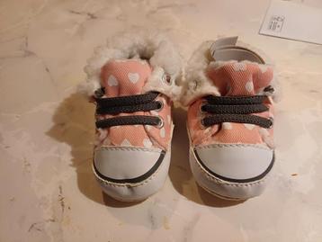 Schattige baby schoentjes maat 16/17 beschikbaar voor biedingen