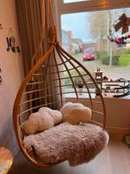 Rotan Hangstoel - Stijlvol en knus!, Huis en Inrichting, Stoelen, Ophalen, Bruin, Riet of Rotan, Zo goed als nieuw