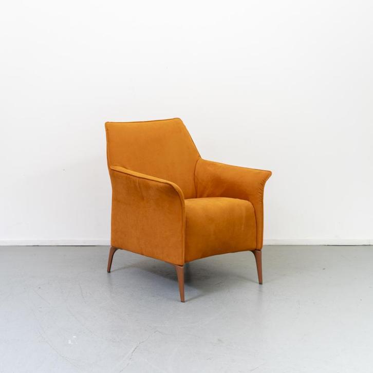 2x Leolux Mayuro Goud/Oker Suède - Bijpassende Pootjes, Huis en Inrichting, Fauteuils, Zo goed als nieuw, Hout, Stof, 75 tot 100 cm