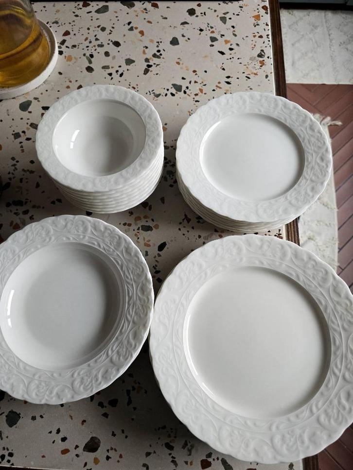 Gratis Kütahya servies!, Huis en Inrichting, Keuken | Servies, Gebruikt, Bord(en), Overige stijlen, Porselein, Ophalen