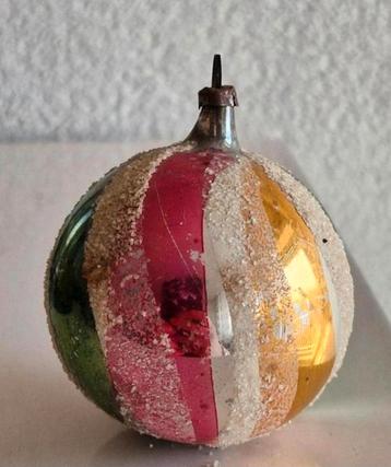 Oude Kerstbal beschikbaar voor biedingen