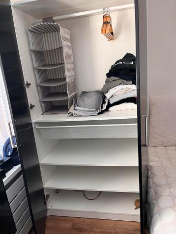 IKEA Pax kast 100x58x236 - Wit frame, zwarte deuren - afbeelding 1