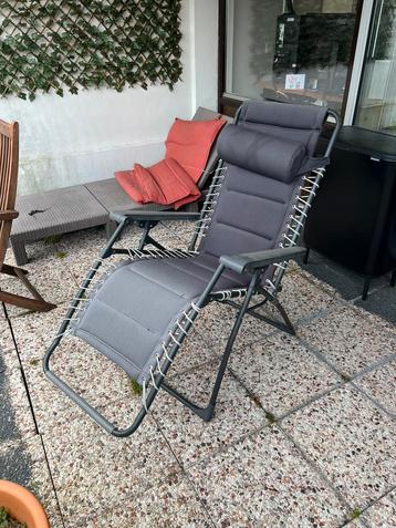 Tuinstoel beschikbaar voor biedingen