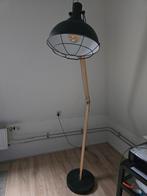 Staande lamp, Huis en Inrichting, Lampen | Vloerlampen, Ophalen, Zo goed als nieuw, Hout, 150 tot 200 cm