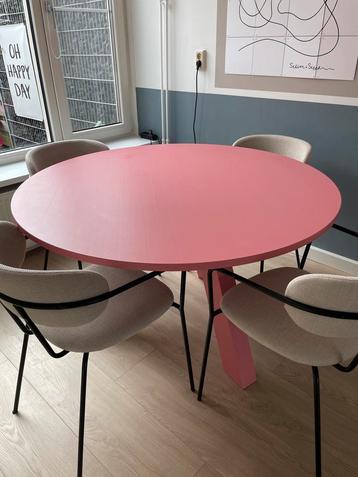 Ronde eettafel (130cm) beschikbaar voor biedingen
