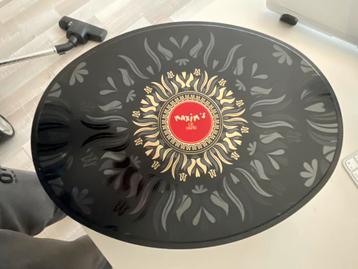 Maxim's de Paris Decoratieve Doos Vintage Beschadigd beschikbaar voor biedingen